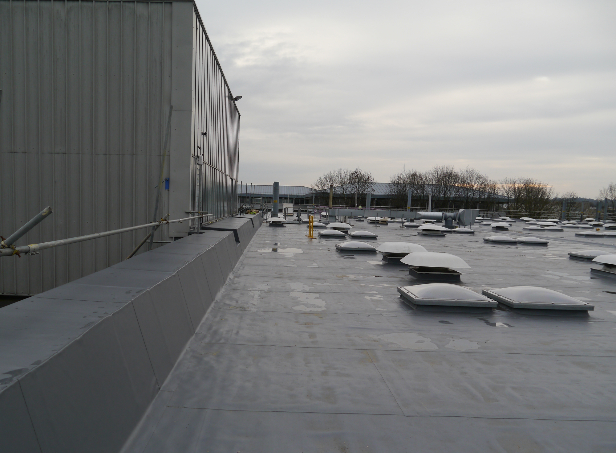 Single Ply Membrane Overlay System to Swindon Industrial Factory